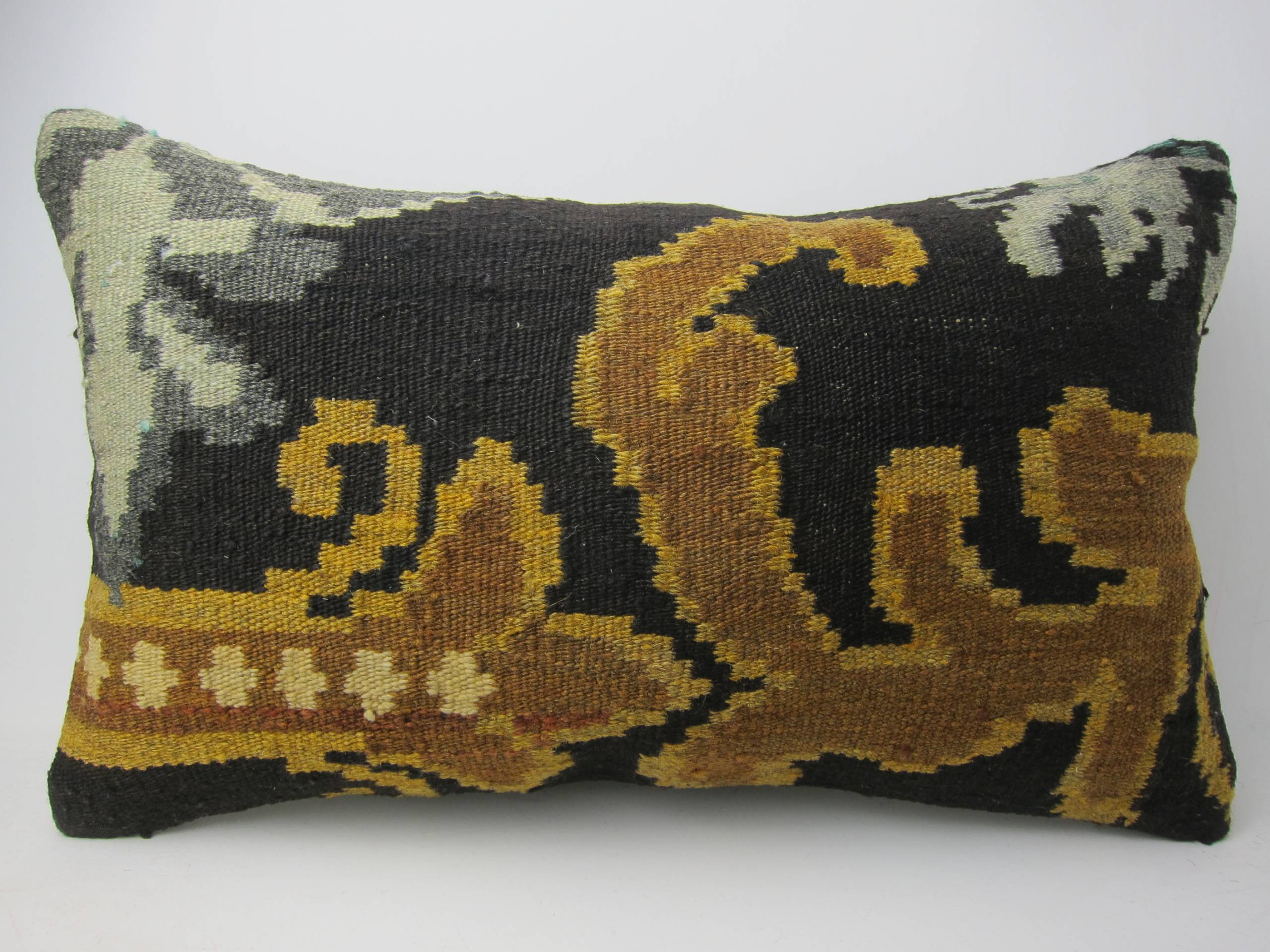 12x20 moldova pillow cover