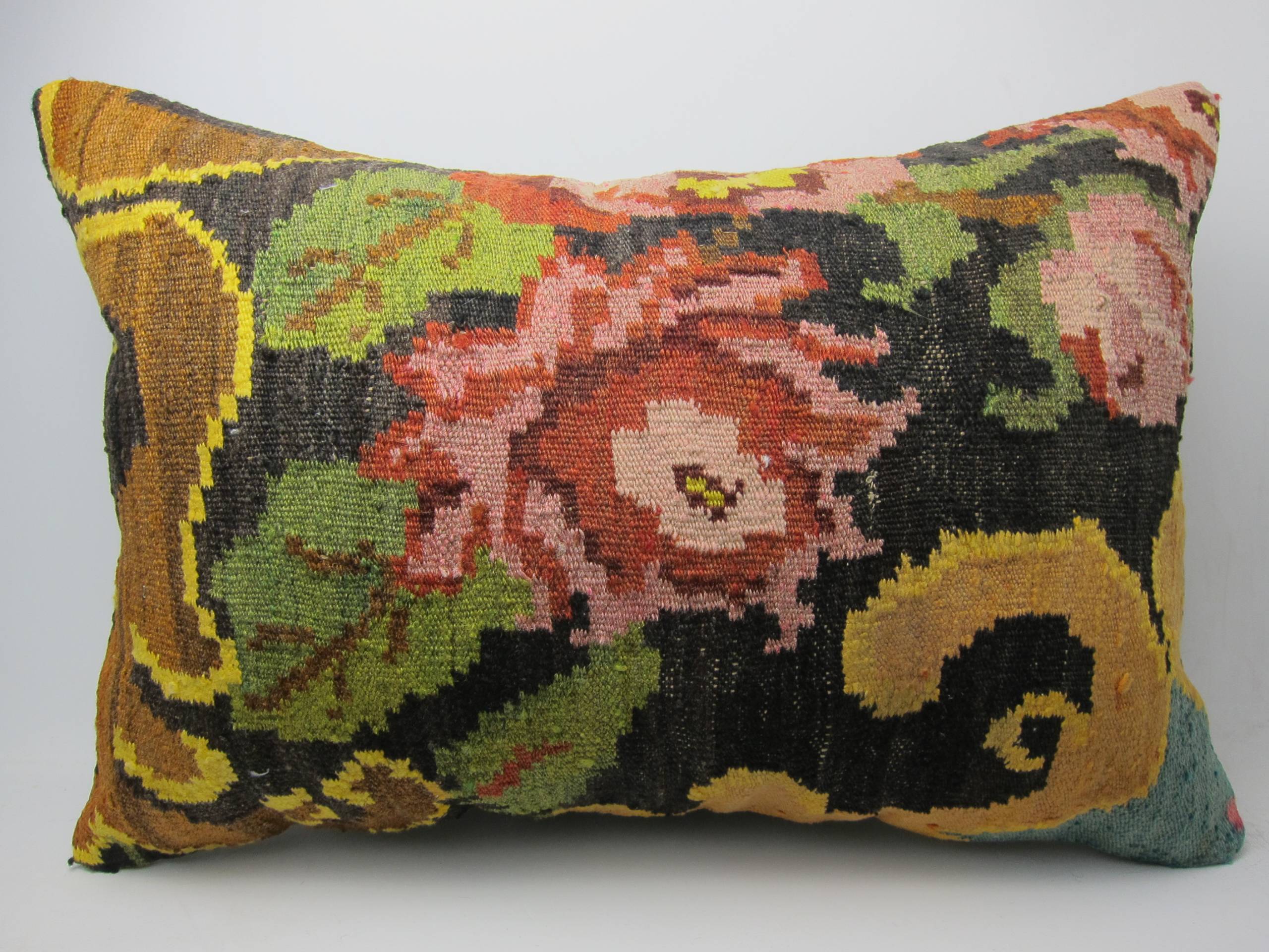 16x24 moldova pillow cover