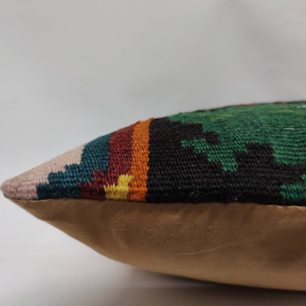 16x16 moldovia carpet pillow